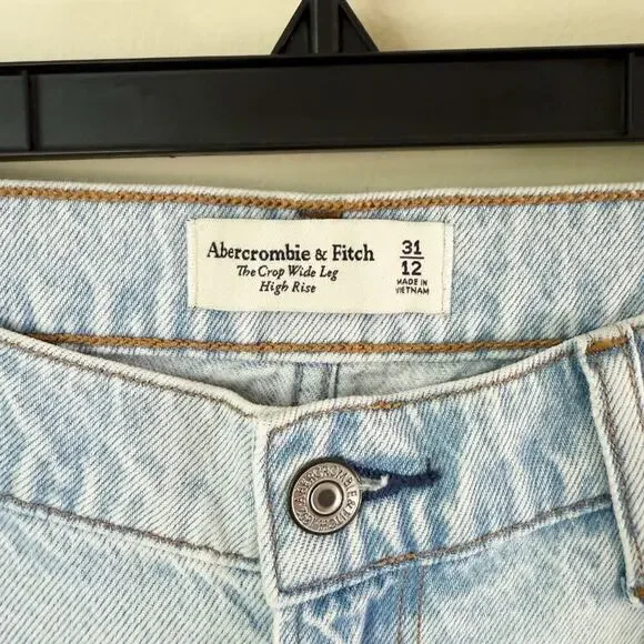 NWT Abercrombie & Fitch Light Blue High Rise The Crop Wide Leg Jeans Women's 31 - Picture 3 of 9